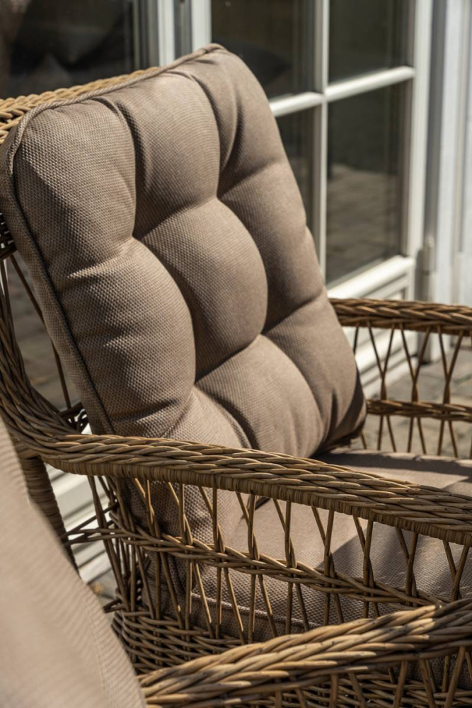 Bilde av Newport spisestol med puter (NB...Offwhite pute uten knapper)