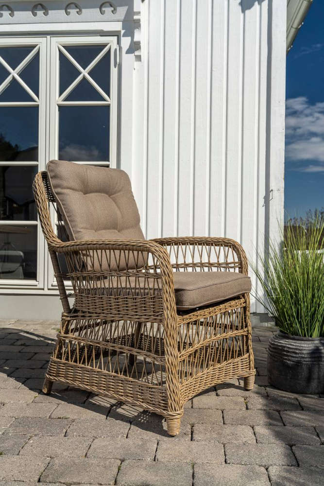Bilde av Newport spisestol med puter (NB...Offwhite pute uten knapper)